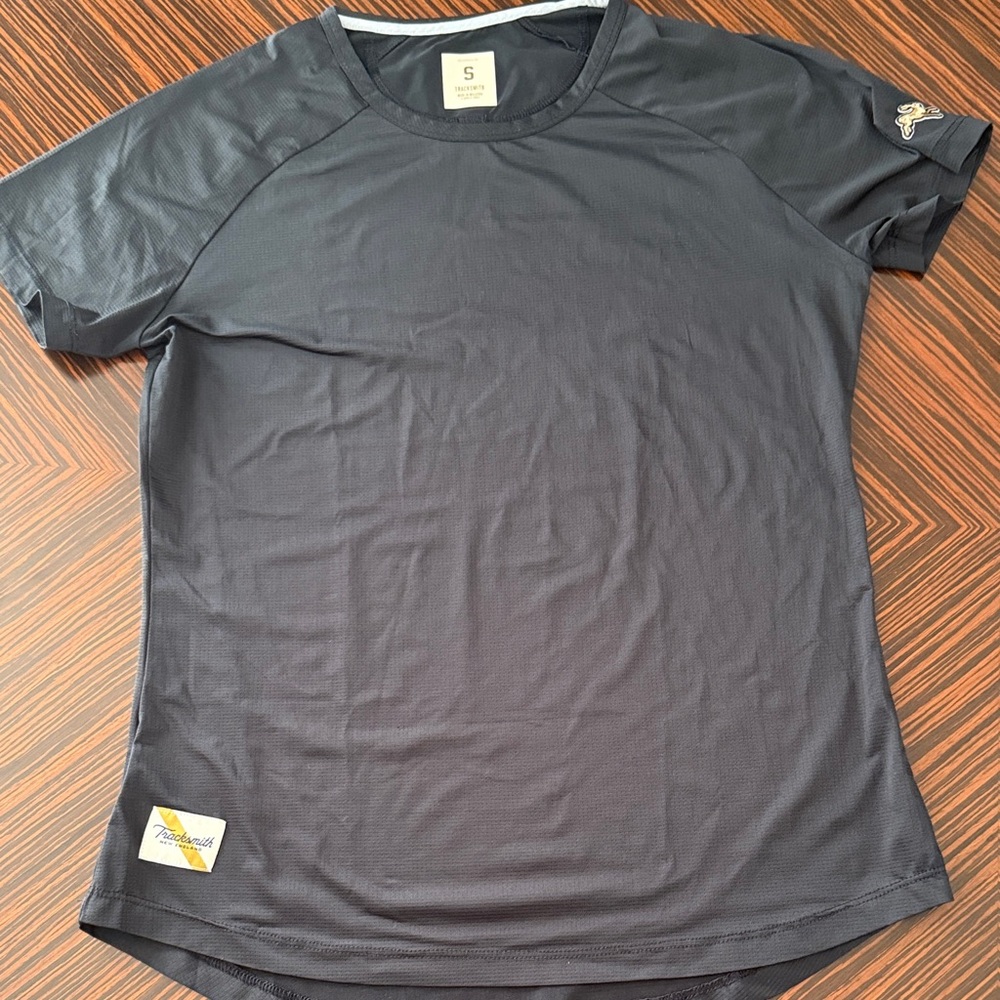 Tracksmith Twilight Women’s Short-Sleeve Performance Tee in black